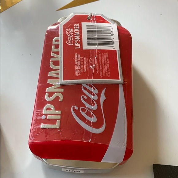 NWT Lip Smacker Collectible Iconic Coca-Cola Tin Collection Gift Pack of 6🥤👄💄 - Picture 2 of 3